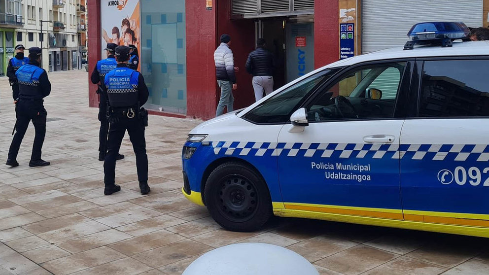 Imagen de archivo de una actuación de la Policía Municipal de Pamplona. POLICÍA MUNICIPAL DE PAMPLONA