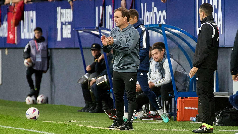 Jagoba Arrasate (entrenador CA Osasuna) durante el partido de La Liga EA Sports entre CA Osasuna y Girona FC disputado en el estadio de El Sadar en Pamplona. IÑIGO ALZUGARAY