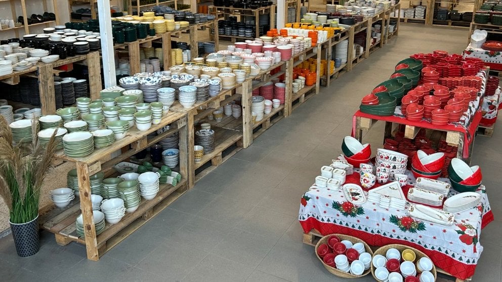 A Mercadoria ha abierto en Noáin el primer outlet de cerámica portuguesa de Navarra. CEDIDA