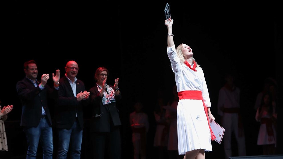 La tudelana Carolina Milagro gana el 'Premio Comunidad Foral de Navarra' y el de mejor 'Estilo' en el Certamen de Jotas de Tudela.