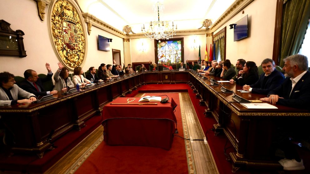 Pleno por la moción de censura de EH Bildu y el PSN-PSOE a Cristina Ibarrola en el Ayuntamiento de Pamplona. IÑIGO ALZUGARAY