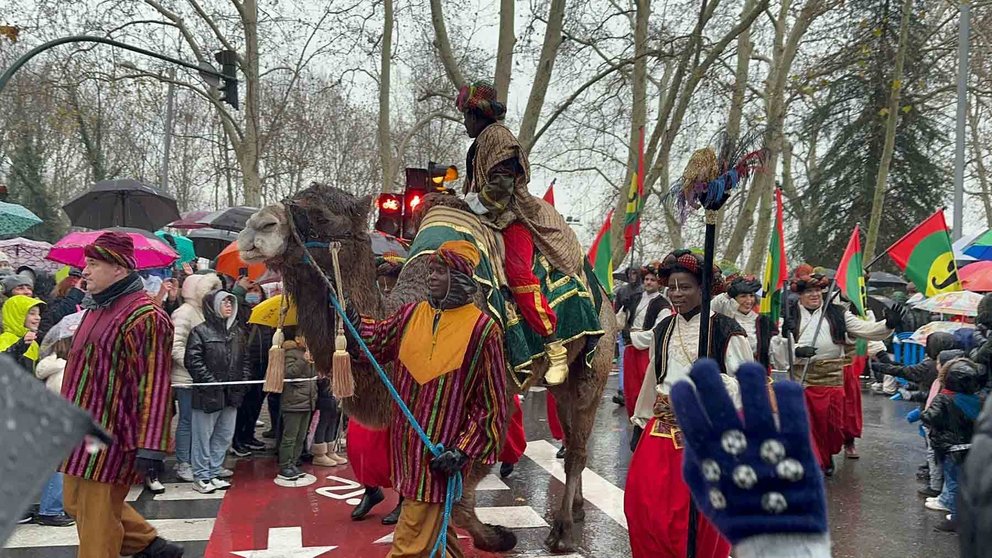 La cabalgata de Reyes Magos de Pamplona de 2024 en la entrada de sus majestades a la ciudad por el Portal de Francia. NAVARRA.COM