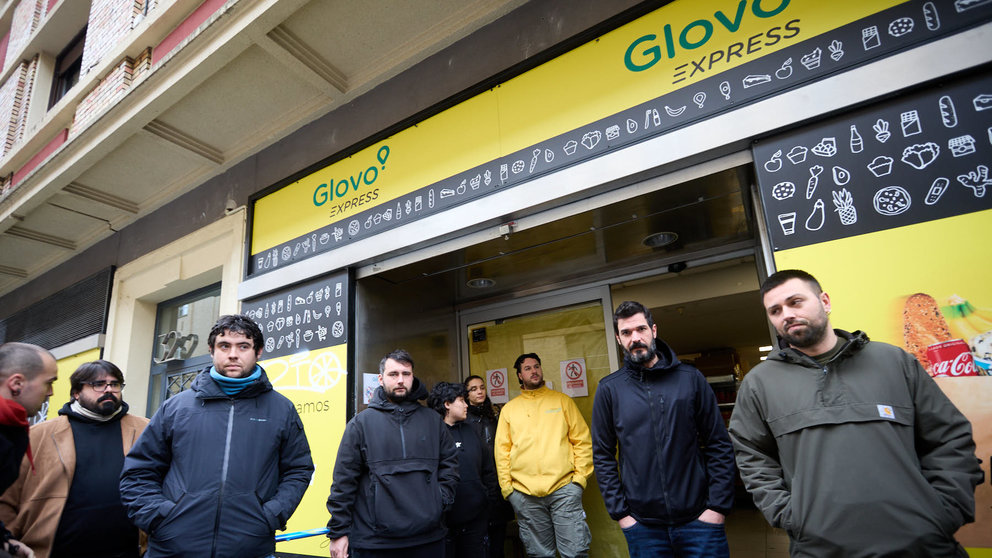 La representación de los trabajadores de Glovo Express en Navarra y CCOO anuncian los próximos movimientos ante la posibilidad de un ERE a la plantilla de la compañía. IÑIGO ALZUGARAY