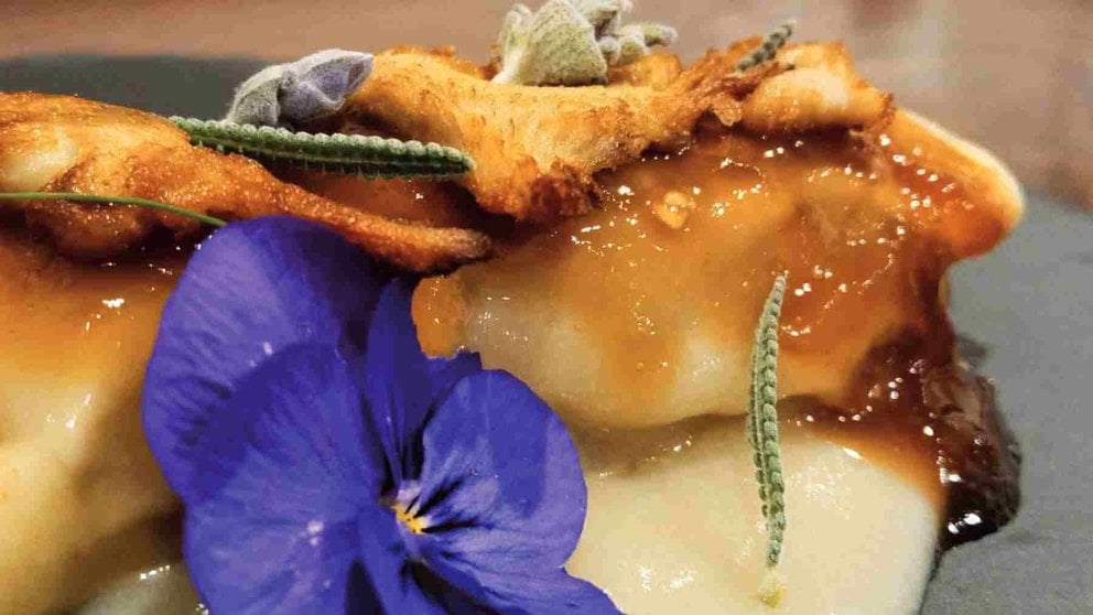 Canelón de muslo de cordero con alcachofas cremosas y fritas; la receta ganadora del concurso Navarra en Salsa Verde. CPAEN