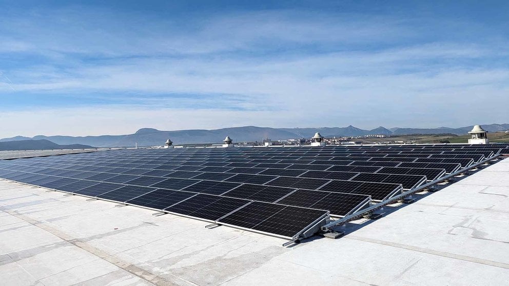 La A.D. San Juan instala 270 placas solares en sus instalaciones de Pamplona. CEDIDA