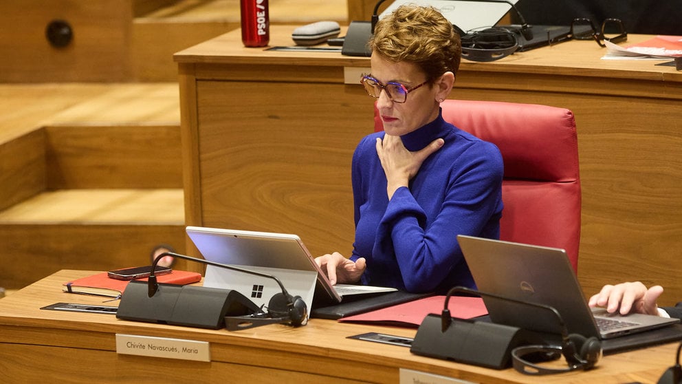 María Chivite en el Pleno del Parlamento de Navarra. IÑIGO ALZUGARAY