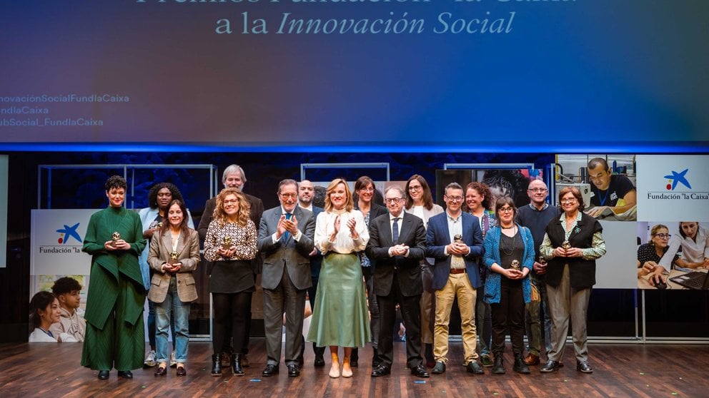 Foto de familia de los galardonados en los Premios de Innovación Social. FUNDACIÓN LA CAIXA