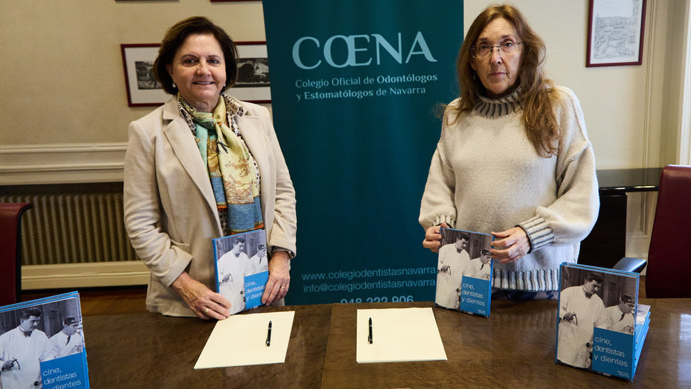 El Colegio Oficial de Dentistas de Navarra (COENA) presenta el libro 'Cine, Dentistas y Dientes', con las autoras del mismo, la Dra. Beatriz Lahoz, dentista y Vicepresidenta del Colegio, y la periodista Blanca Oria. IÑIGO ALZUGARAY