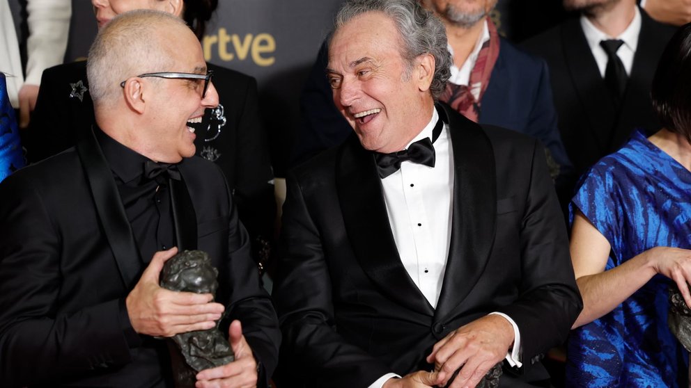 El director Pablo Berger y el actor José Coronado (d), tras la ceremonia de entrega de la 38 edición de los Premios Goya celebrada este sábado en Valladolid. EFE/Mariscal.