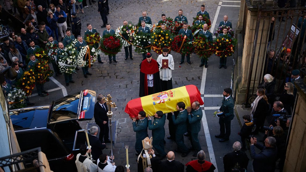 Autoridades civiles y militares asisten al funeral del Guardia Civil David Pérez Carracedo, fallecido en una operación contra el narcotráfico en Barbate. PABLO LASAOSA