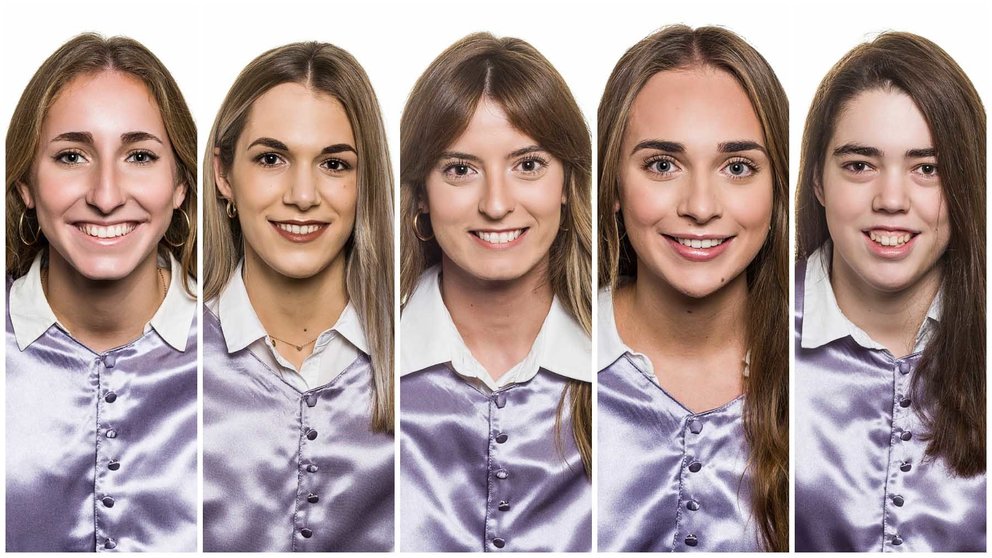 Begoña Tovar, Laura Jiménez, Blanca Uriz, Paula Rey y Leyre Elizalde, graduadas de la Universidad de Navarra que han obtenido plaza del PIR (Psicólogo Residente)