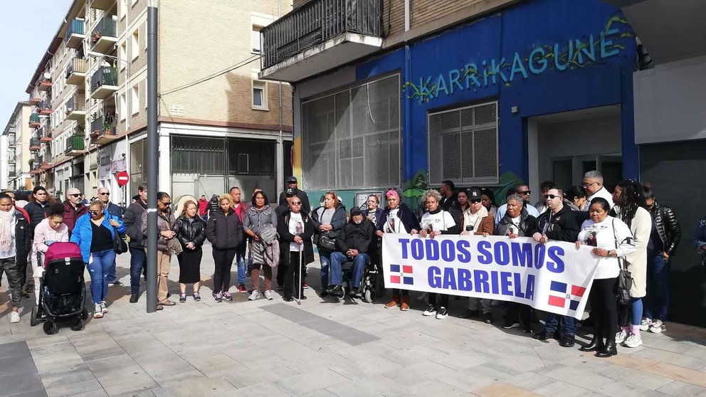 Concentración en el barrio pamplonés de San Jorge en apoyo a la familia de Gabriela Reyes. EUROPA PRESS
