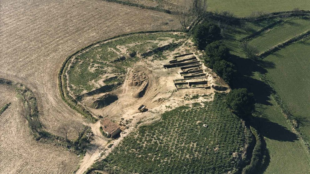 Imagen aérea del poblado de Alto de la Cruz, Navarra, perteneciente a la primera Edad del Hierro (© Servicio de Patrimonio Histórico del Gobierno de Navarra).