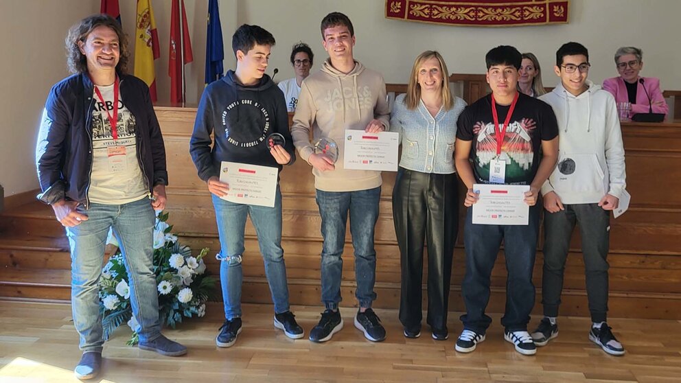 El equipo Robochocantes del IES Marqués de Villena de Marcilla, ganador de la VI edición de CanSat Navarra.