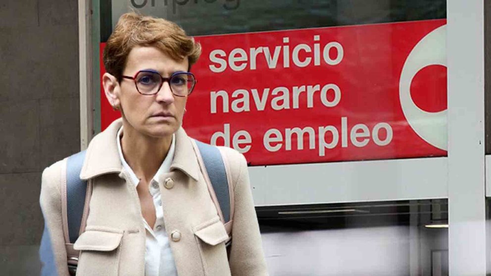 María Chivite ante una oficina del Servicio Navarro de Empleo.