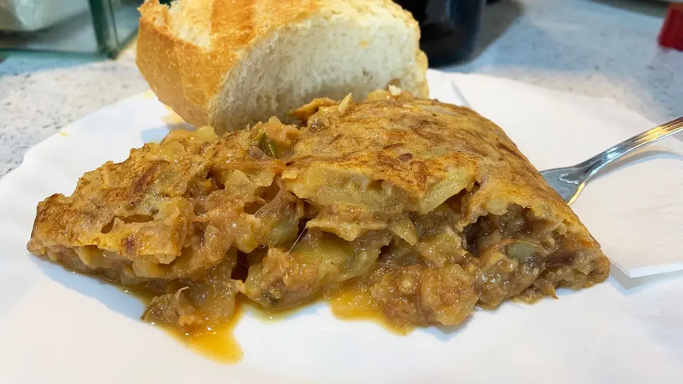 Un pincho de tortilla de patata en el Gastrobar Txion de Pamplona. Navarra.com