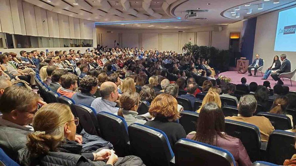 Alrededor de 300 familias acudieron a la convocatoria del Colegio para explicar su proyecto educativo. CEDIDA