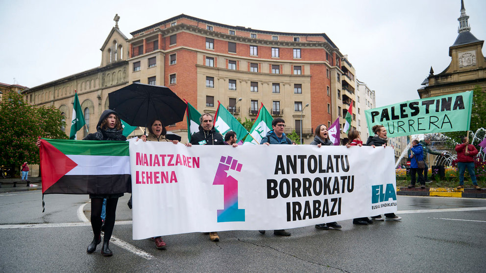 Manifestación convocada por el sindicato ELA con motivo del 1 de mayo con el lema 'Antolatu, borrokatu, irabazi' ('Organizar, luchar, ganar'). PABLO LASAOSA