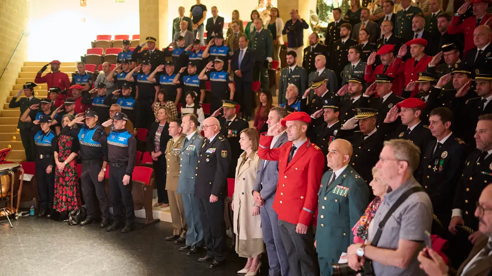 Conmemoraci&oacute;n del D&iacute;a de las Polic&iacute;as Municipales de la Comarca de Pamplona con la participaci&oacute;n de los alcaldes y representantes de las polic&iacute;as municipales de Anso&aacute;in, Bara&ntilde;&aacute;in, Berriozar, Burlada, No&aacute;in, Pamplona, Valle de Eg&uuml;&eacute;s, Villava y Zizur Mayor. PABLO LASAOSA