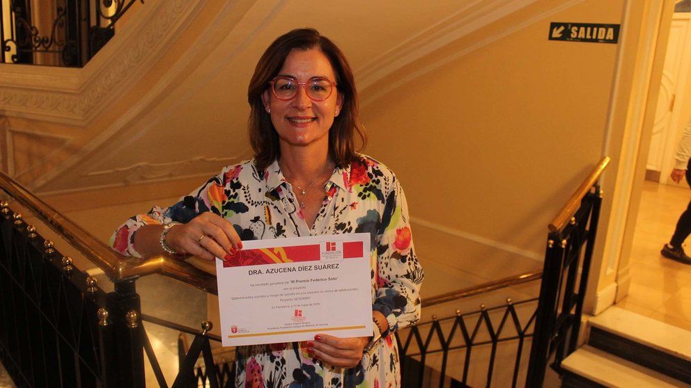 La psiquiatra Azucena Díez gana el III Premio Federico Soto a la investigación del suicidio en Navarra. COLEGIO DE MÉDICOS DE NAVARRA