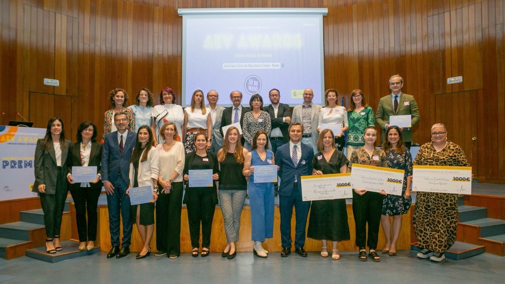 Foto de familia de los y las premiados en los AEV Awards. GOBIERNO DE NAVARRA