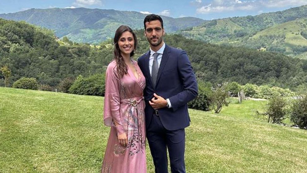 Lola Liberal y Mikel Merino se han casado por la iglesia en Pamplona. Instagram.