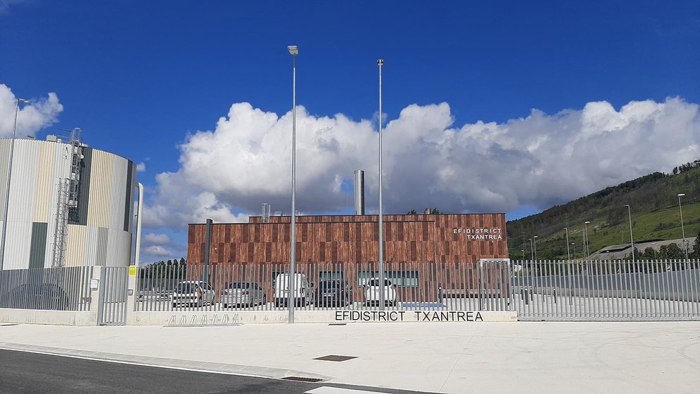 La Central de Calor de Txantrea, una infraestructura alimentada con biomasa que da calefacción a buena parte del barrio. AYUNTAMIENTO DE PAMPLONA