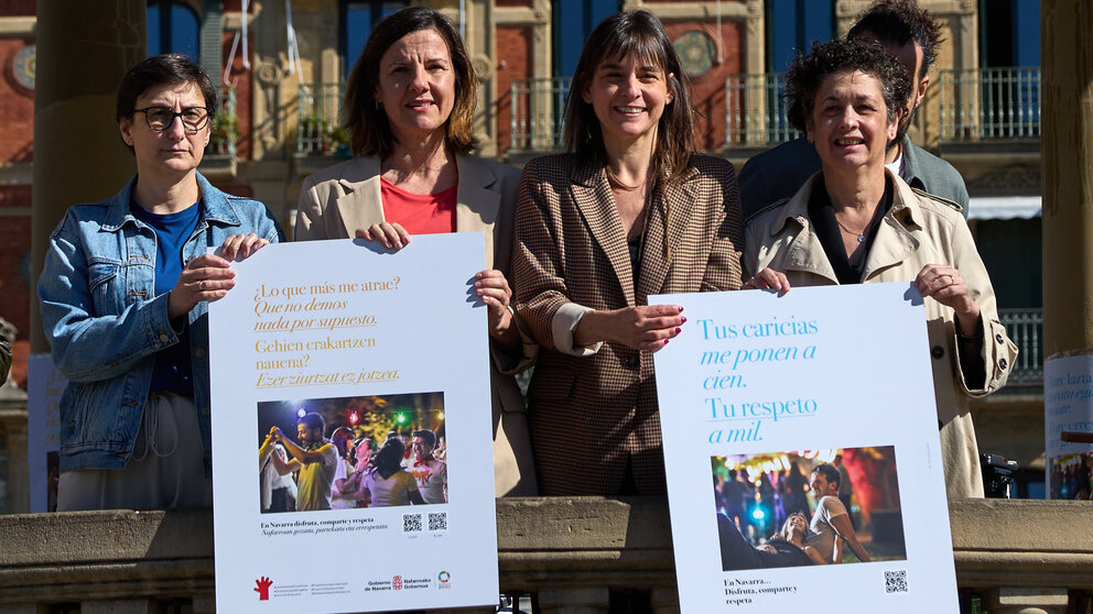 La vicepresidenta y consejera de Vivienda, Juventud y Políticas Migratorias, Begoña Alfaro, presenta la campaña de igualdad ante las fiestas ‘En Navarra... Disfruta, comparte y respeta’. IÑIGO ALZUGARAY