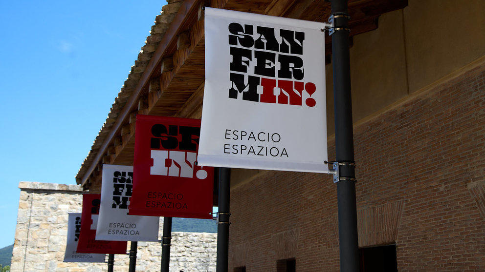 Presentación del ‘Espacio SanFermIN! Espazioa’ en la Cuesta de Santo Domingo de Pamplona. IÑIGO ALZUGARAY