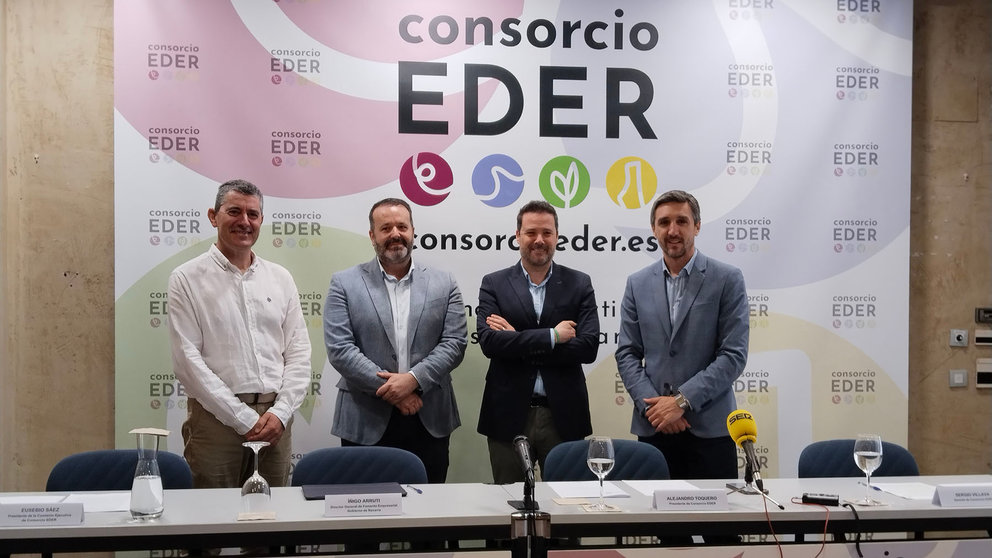 De izq. a dcha., el Presidente de la Comisión Ejecutiva, Eusebio Sáez, el Director General de Fomento Empresarial de Gobierno de Navarra, Íñigo Urruti, el Presidente de Consorcio EDER, Alejandro Toquero, y el Director Gerente, Sergio Villava. CEDIDA