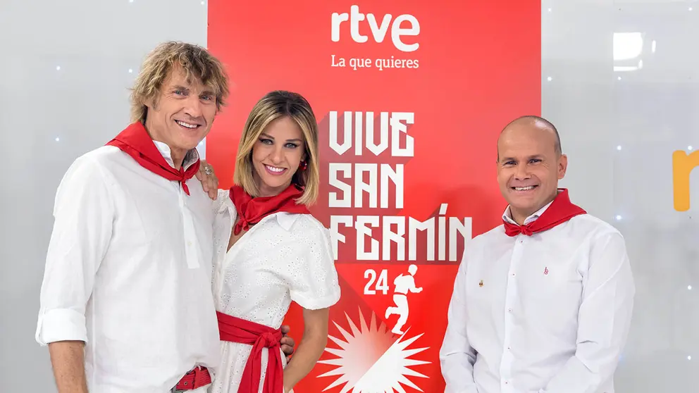 Julian Iantzi, Ana Prada y Teo Lázaro presentan el programa del encierro de San Fermín 2025. RTVE.