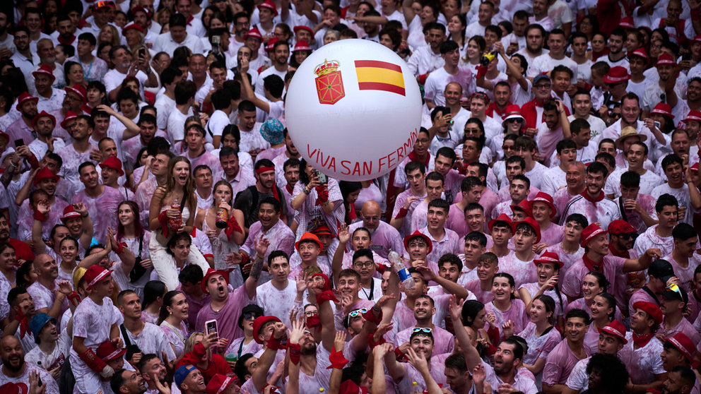 Chupinazo de San Fermín 2024 en la Plaza del Ayuntamiento de Pamplona. PABLO LASAOSA