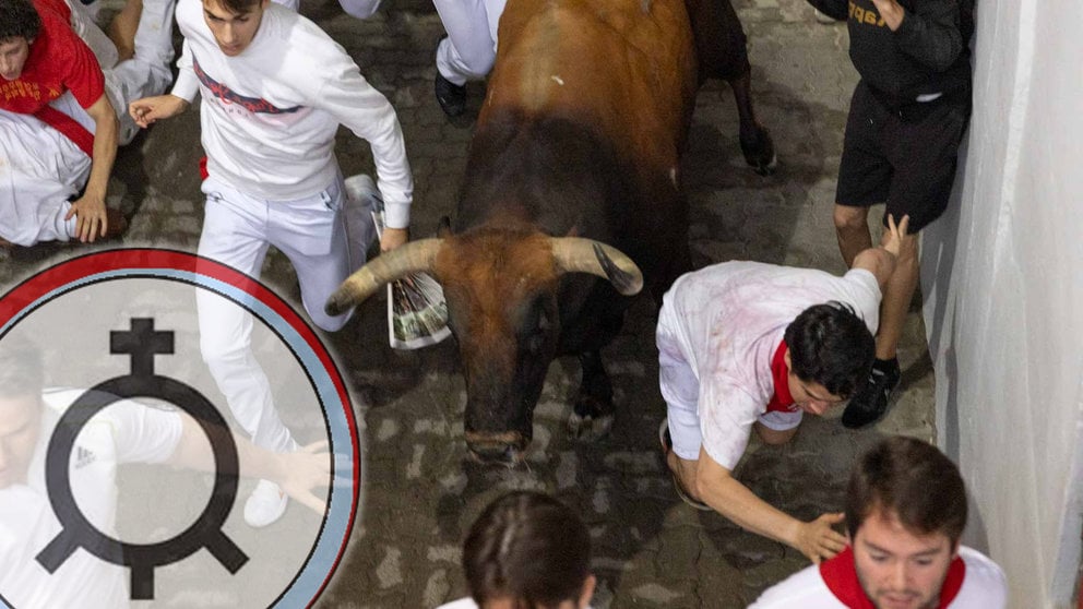 Primer encierro de San Fermín 2023 con toros de la Palmosilla en el callejón. MAITE H. MATEO