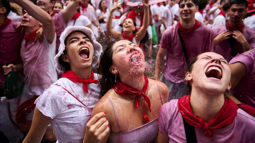 Chupinazo de San Fermín 2024 en la Plaza del Ayuntamiento de Pamplona. PABLO LASAOSA