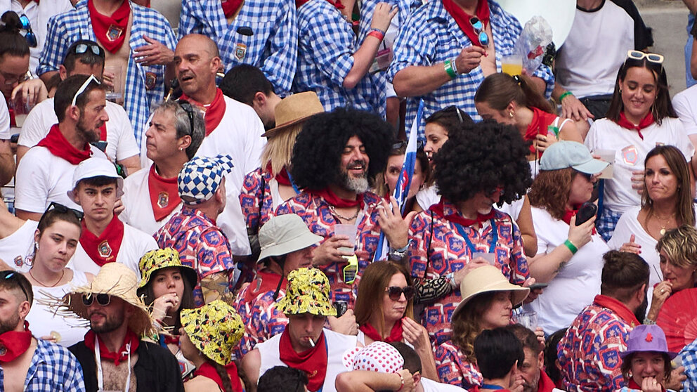 Ambiente en la tercera corrida de la Feria del Toro con toros de Victoriano del Río para Sebastián Castiella, Emilio de Justo y Ginés Marín. PABLO LASAOSA