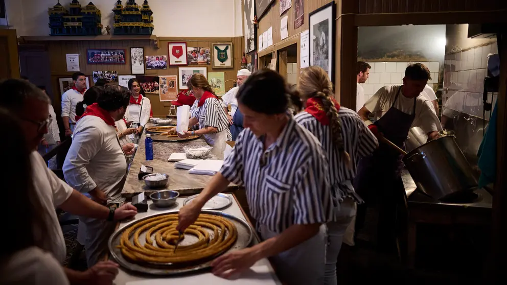 La churrer&iacute;a de La Ma&ntilde;ueta abre sus puertas durante San Ferm&iacute;n 2024. PABLO LASAOSA
