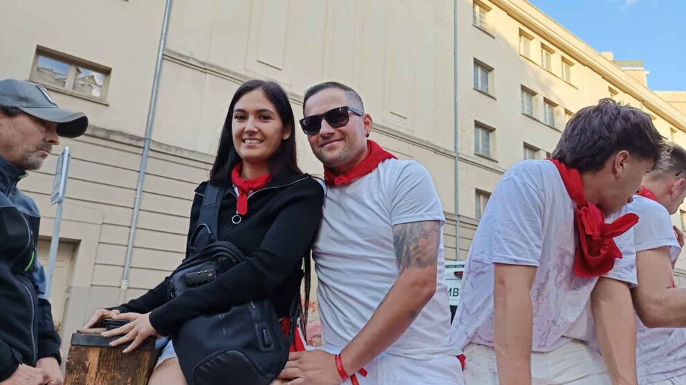 Delia y Héctor, dos mexicanos en San Fermín. NAVARRA.COM