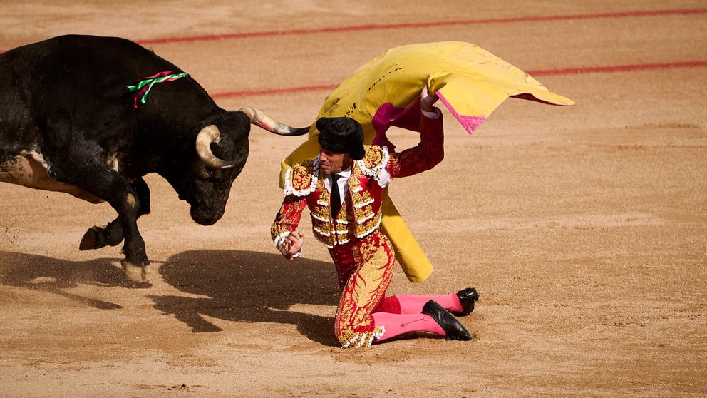 Octava y última corrida de la Feria del Toro de San Fermín 2024 con toros de Miura para Antonio Ferrera, Manuel Escribano y Jesús Enrique Colomo. PABLO LASAOSA