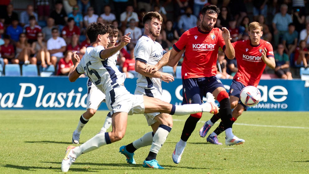 Primer partido amistoso de la era Vicente Moreno en Osasuna, entre el equipo rojillo y Osasuna Promesas disputado en las instalaciones de Tajonar. IÑIGO ALZUGARAY