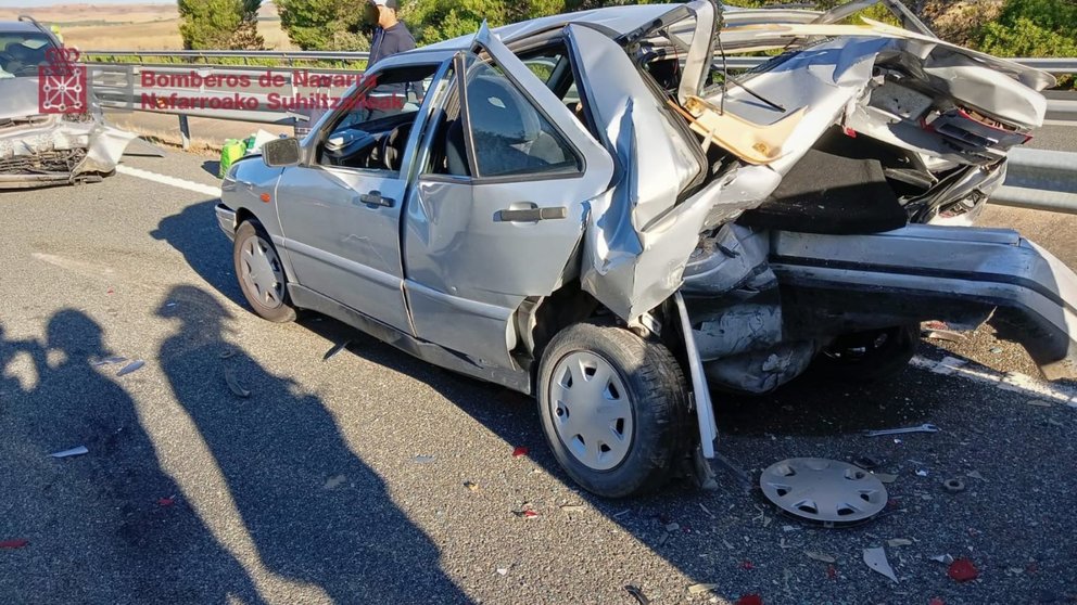 Cinco coches, un camión y y una moto implicados en el accidente múltiple de Armañanzas. BOMBEROS DE NAVARRA