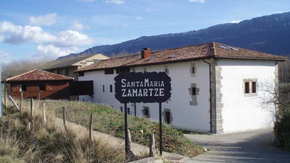 La entrada al monasterio de Santa María de Zamarce, cerca del municipio Uharte Arakil. NAVARRA.COM