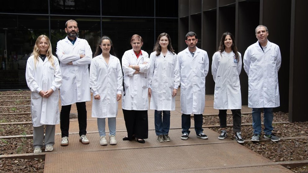 De izqda a dcha: Claudia Rodriguez Neira, Enrique Santamaría Martínez, Miriam Echaide Gorriz, Grazyna Kochan, Luisa Chocarro de Erauso, Joaquín Fernández Irigoyen, Karina Ausín Pérez, David Escors Murugarren. - GOBIERNO DE NAVARRA