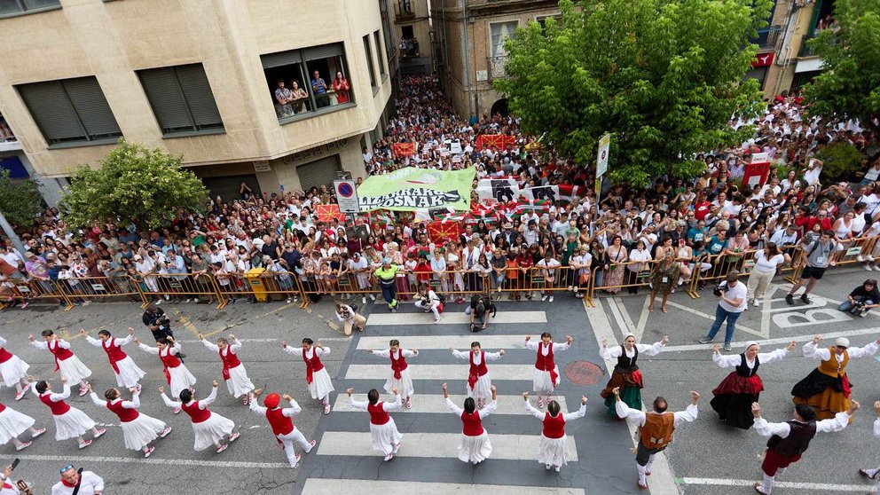 Chupinazo de inicio de las Fiestas de Estella 2024. IÑIGO ALZUGARAY