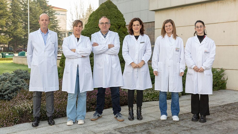 Felipe Prósper, Edurne San José, Xabier Agirre, Leire Gárate, Estíbaliz Miranda y Nahia Gómez, del Cima y de la Clínica Universidad de Navarra. MANUEL CASTELLS / CLÍNICA UNIVERSIDAD DE NAVARRA