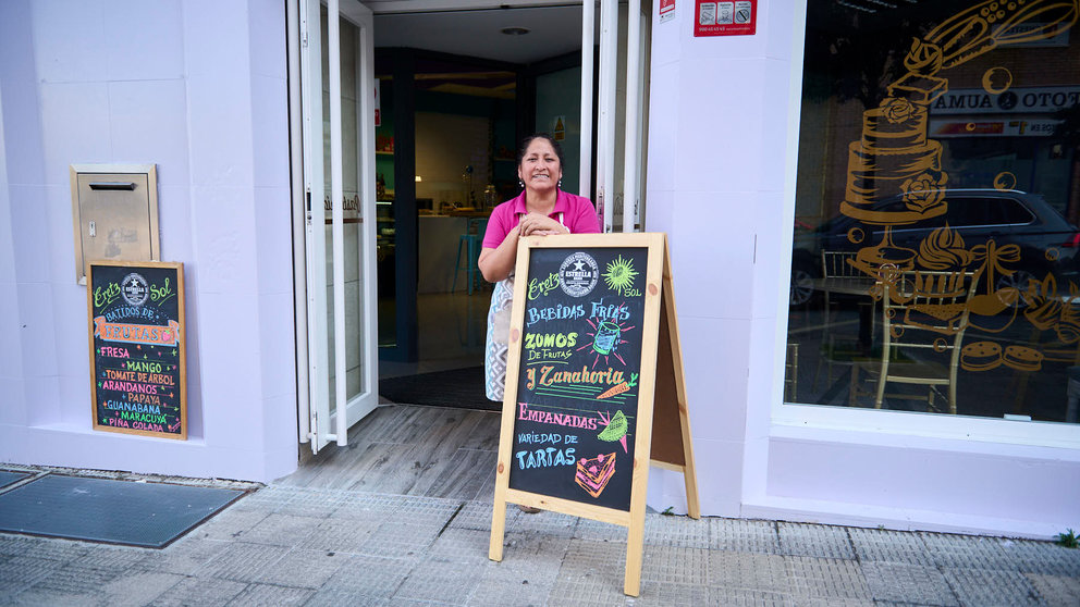 Eretza, de la pastelería ErezSol en la calle de Miguel Astráin 13 de Azpilagaña. PABLO LASAOSA