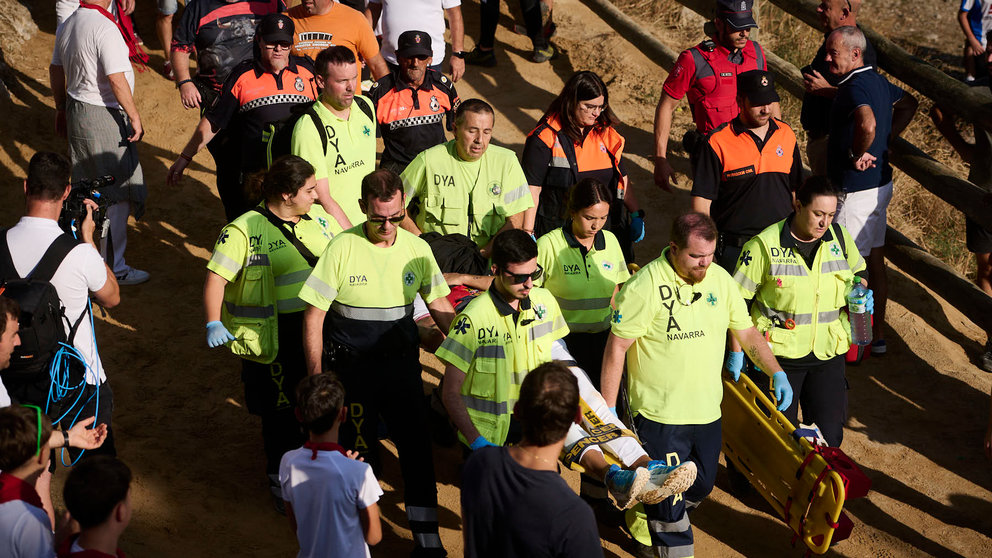 Tercer encierro del Pilón 2024 de las fiestas de Falces con vacas de la ganadería de Juan José Laparte de Marcilla. PABLO LASAOSA