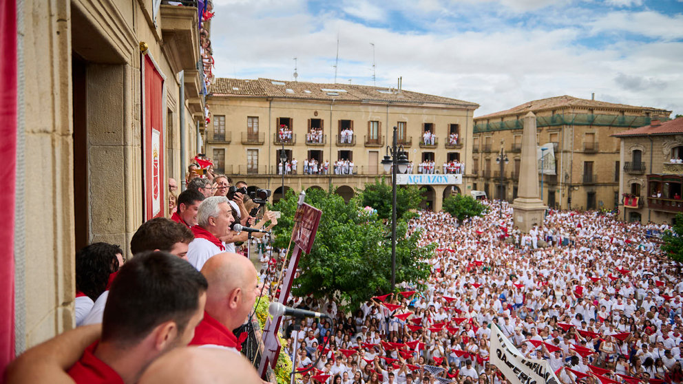 Chupinazo de las fiestas de Tafalla 2024 a cargo de La Escuela Municipal de Música. PABLO LASAOSA