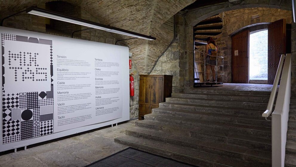 Escaleras del pabellón de Mixtos de la Ciudadela. AYUNTAMIENTO DE PAMPLONA/JESÚS M GARZARON