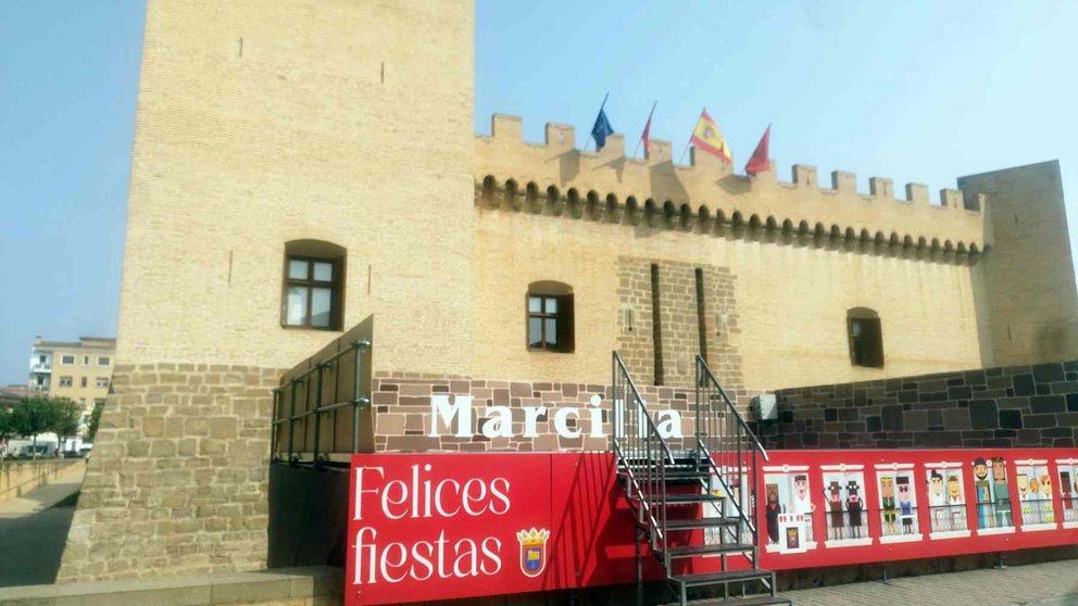 Escenario montado para las fiestas de Marcilla 2024 en los foso del Castillo. CEDIDA