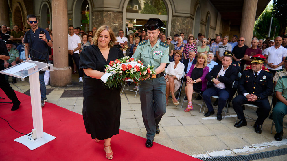 Homenaje del Ayuntamiento de Estella en honor de los guardias civiles asesinados por ETA en 1988,  Antonio Fernández Álvarez y José Ferri Pérez. PABLO LASAOSA